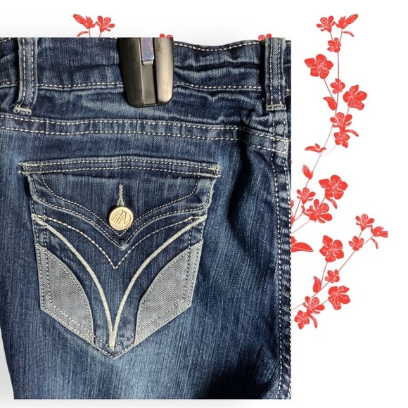 NV Dark Blue Faded Stretchy Jeans w Decorative Back Button Flap Pockets Jrs 11 - Picture 6 of 8